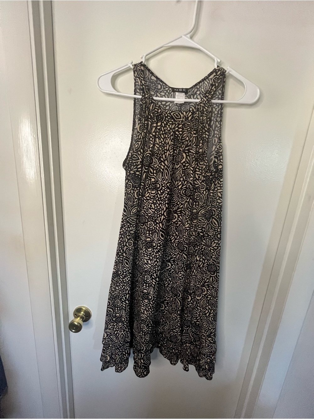 Black & White Printed Sleeveless Ruffle-Hem Dress - Picture 2 of 4